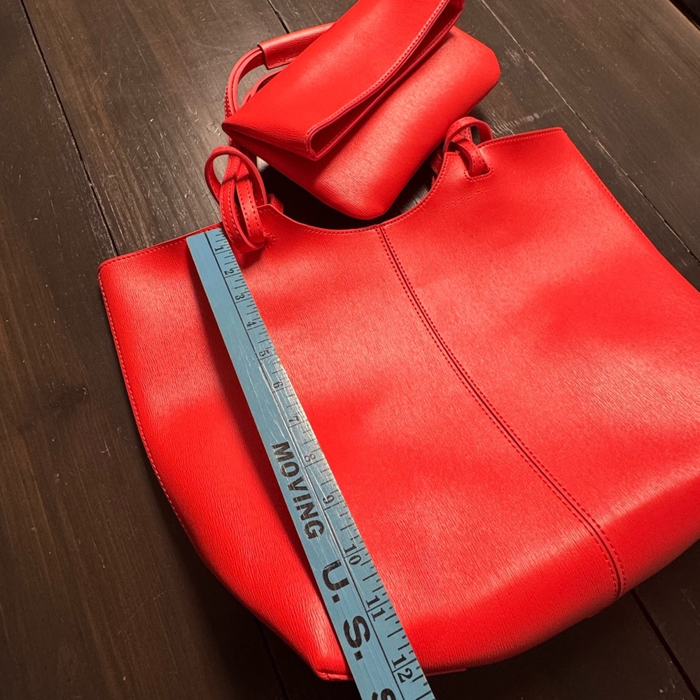 Neiman Marcus Bright Red Open-Top Tote with Double Straps and make up pouch!! - Picture 10 of 13